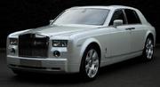 Аренда для мероприятия Rolls-Royce Phantom белого/черного цвета.